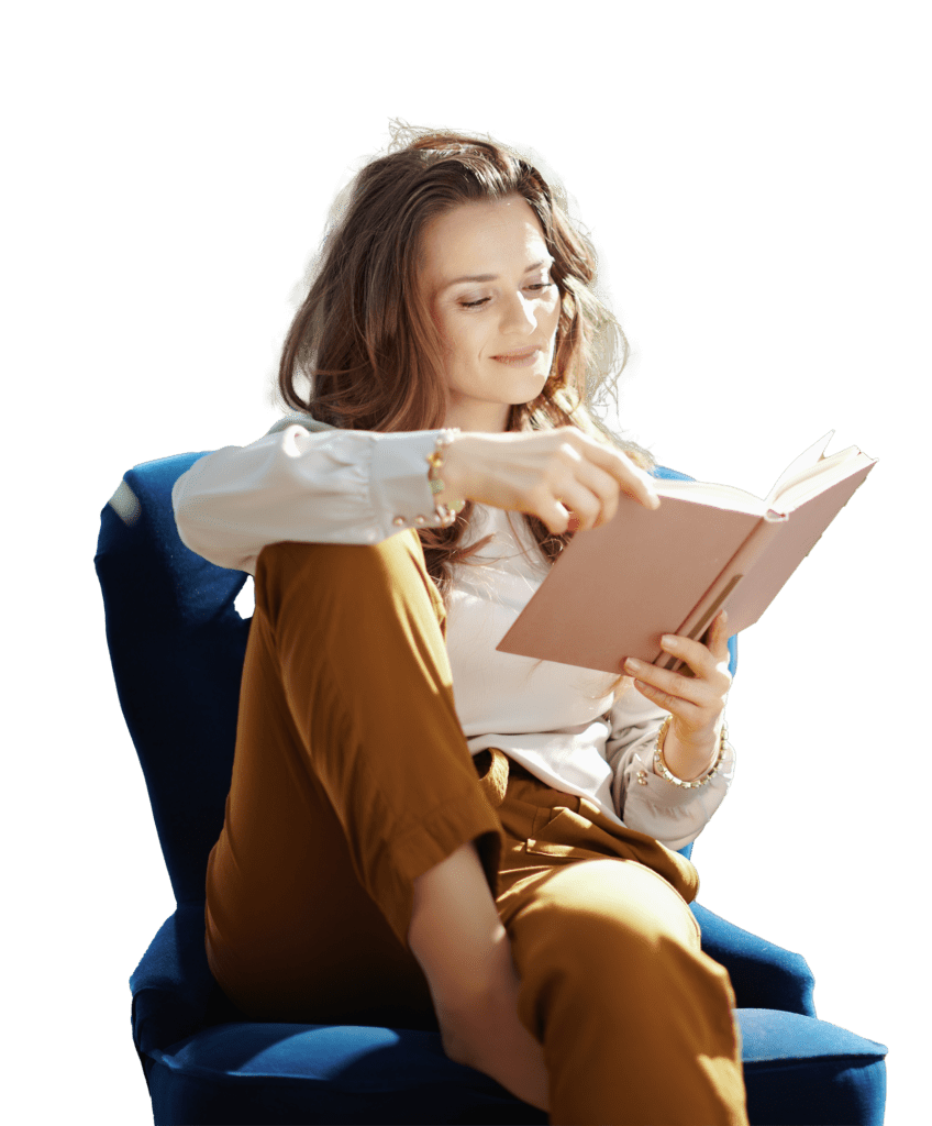 Mulher sentada a ler um livro